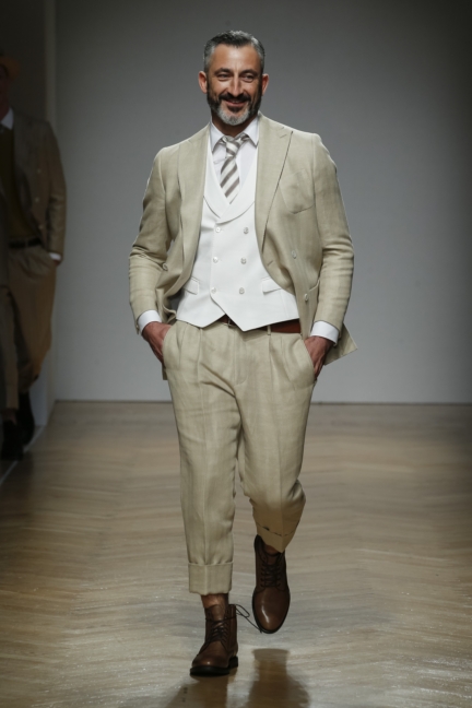 daks-milan-mens-ss-18-runway-22
