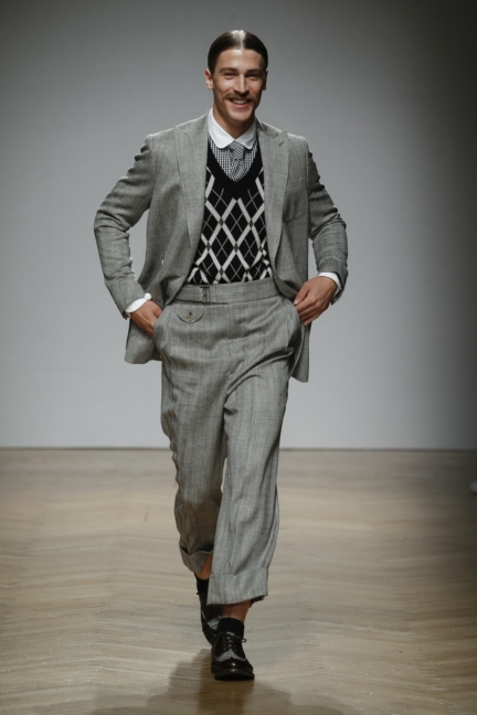 daks-milan-mens-ss-18-runway-26