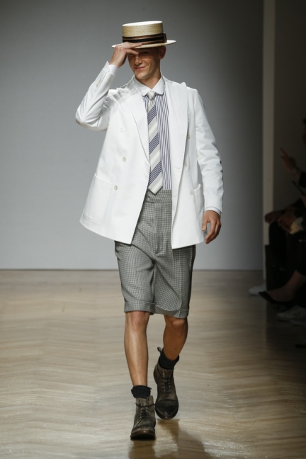 daks-milan-mens-ss-18-runway-27