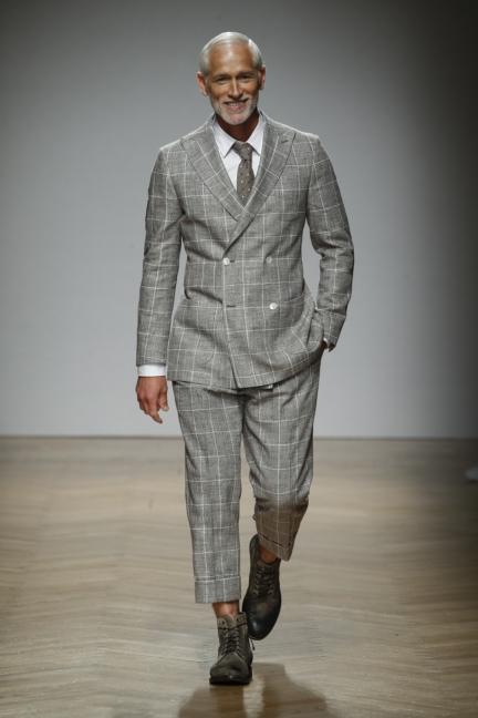 daks-milan-mens-ss-18-runway-32