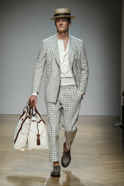 daks-milan-mens-ss-18-runway-33
