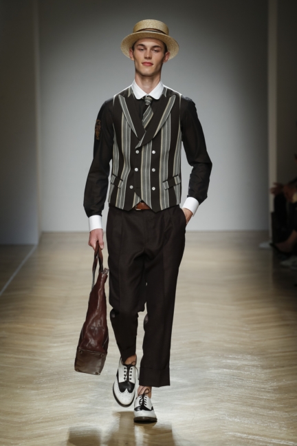 daks-milan-mens-ss-18-runway-38