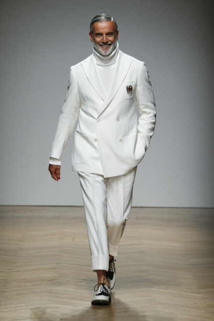 daks-milan-mens-ss-18-runway-9