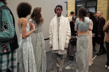 diesel-black-gold-milan-mens-ss-18-backstage-88