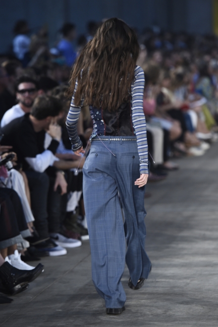 diesel-black-gold-milan-mens-ss-18-runway-back-18