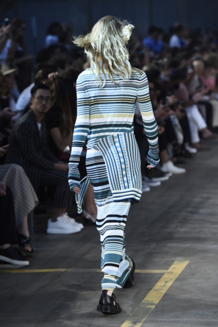 diesel-black-gold-milan-mens-ss-18-runway-back-24