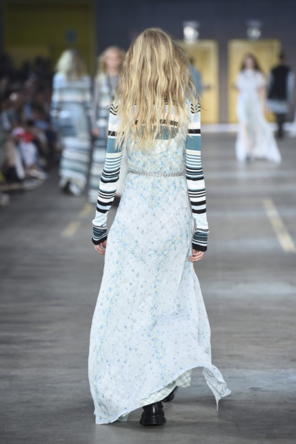 diesel-black-gold-milan-mens-ss-18-runway-back-25