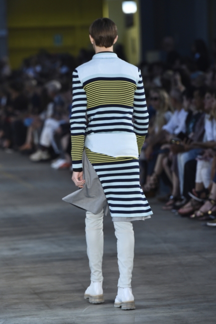 diesel-black-gold-milan-mens-ss-18-runway-back-26