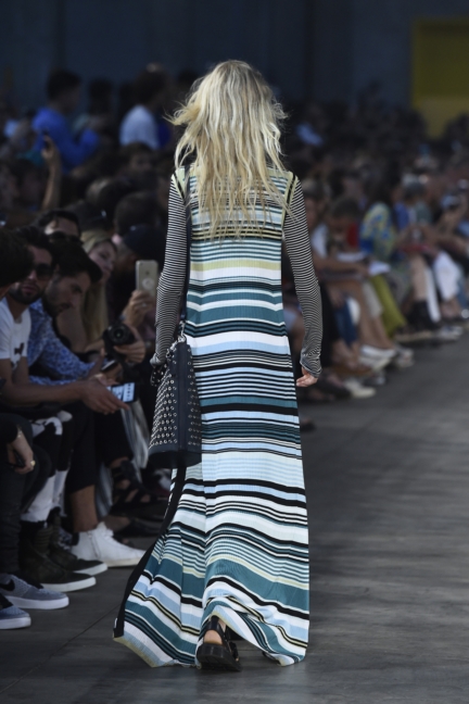 diesel-black-gold-milan-mens-ss-18-runway-back-27