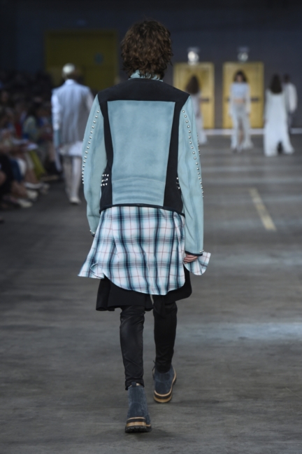 diesel-black-gold-milan-mens-ss-18-runway-back-31