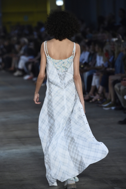 diesel-black-gold-milan-mens-ss-18-runway-back-32