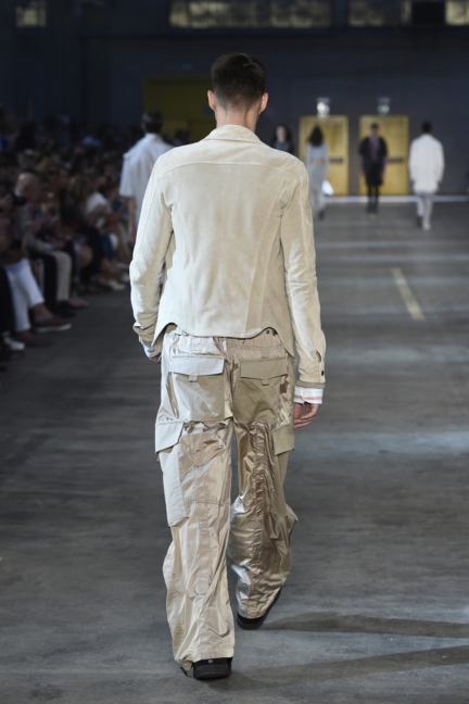 diesel-black-gold-milan-mens-ss-18-runway-back-37