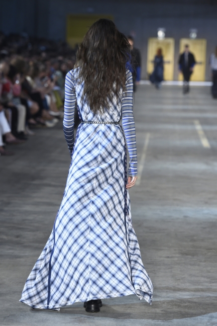 diesel-black-gold-milan-mens-ss-18-runway-back-4