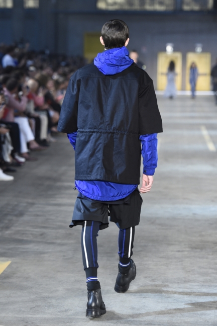 diesel-black-gold-milan-mens-ss-18-runway-back-7