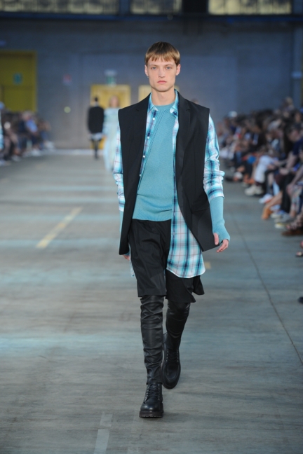 diesel-black-gold-milan-mens-ss-18-runway-23