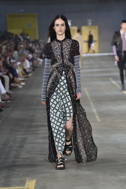 diesel-black-gold-milan-mens-ss-18-runway-39