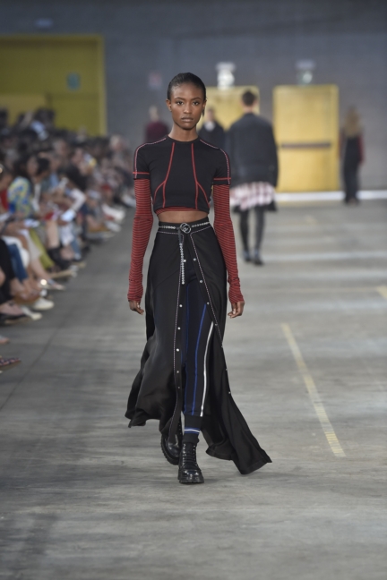 diesel-black-gold-milan-mens-ss-18-runway-45