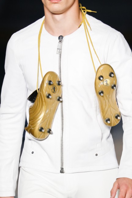dirk-bikkemberg-milan-mens-ss-17-backstage-20