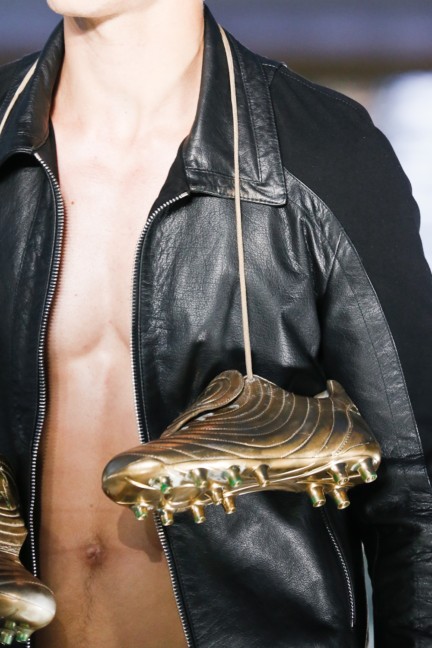 dirk-bikkemberg-milan-mens-ss-17-backstage-37