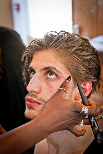 dirk-bikkemberg-milan-mens-ss-17-backstage-8