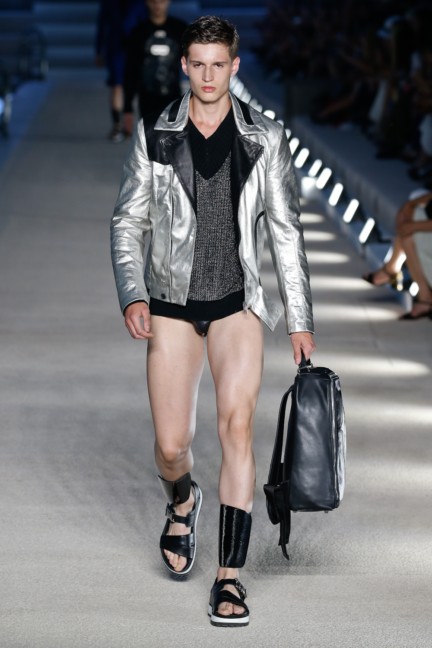 dirk-bikkemberg-milan-mens-ss-17-runway-14
