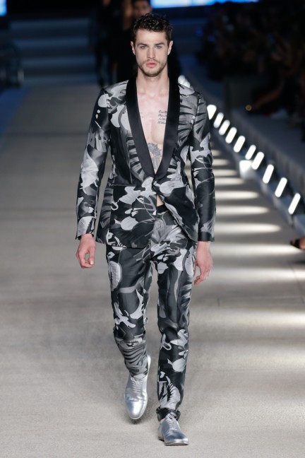 dirk-bikkemberg-milan-mens-ss-17-runway-37
