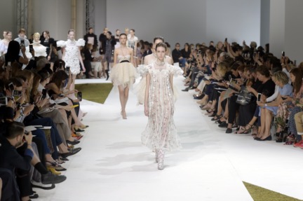 giambattista-valli-haute-couture-aw-16-48