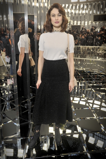 15_olga-kurylenko_spring-summer-2017-haute-couture-collection