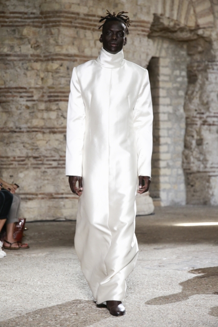 nihilo_hcaw1819_runway_looks_001_4694