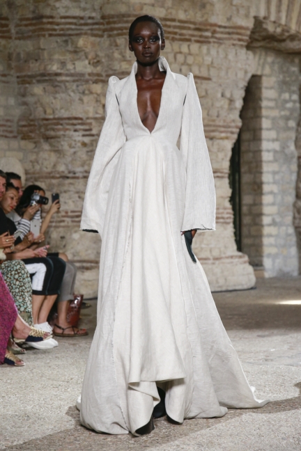 nihilo_hcaw1819_runway_looks_007_4724