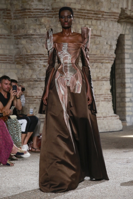 nihilo_hcaw1819_runway_looks_029_4853