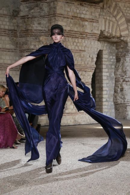 nihilo_hcaw1819_runway_looks_040_4908