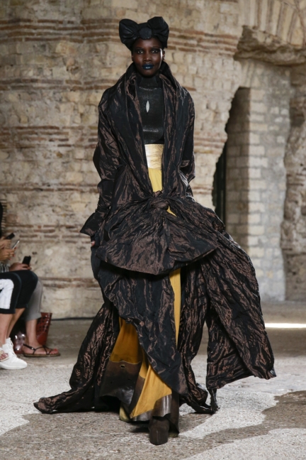 nihilo_hcaw1819_runway_looks_046_4956