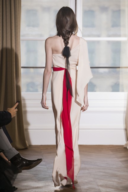 schiaparelli_ss17_look_back_18