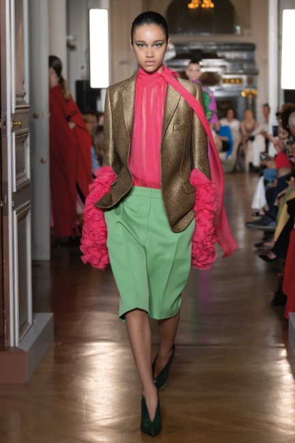 010-hc-fw1819