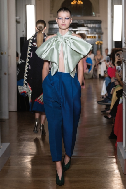 015-hc-fw1819