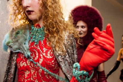 jean-paul-gaultier-haute-couture-aw-16-backstage-24