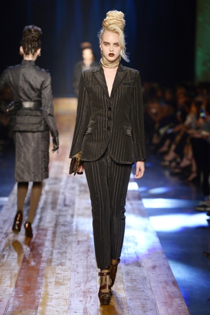 jean-paul-gaultier-haute-couture-aw-16-runway-21