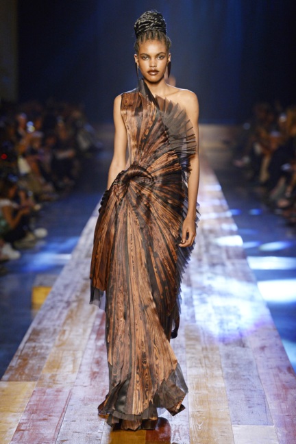 jean-paul-gaultier-haute-couture-aw-16-runway-38