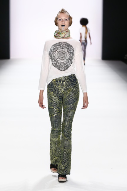 ss-2017_fashion-week-berlin_de_0003_jeans-for-refugees-by-johny-dar_66781