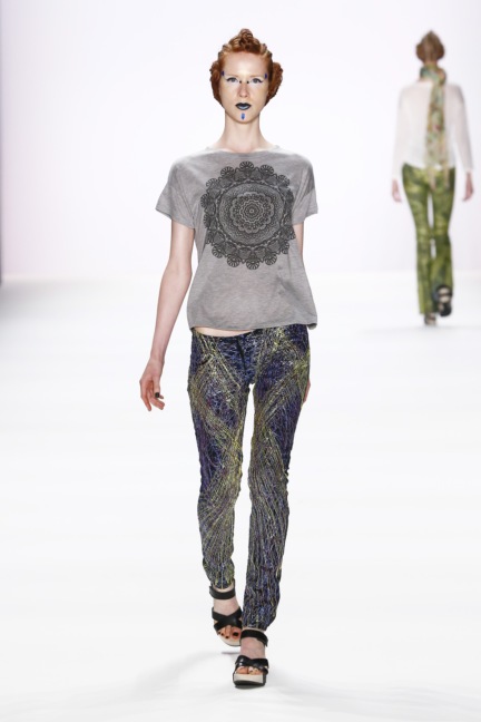 ss-2017_fashion-week-berlin_de_0004_jeans-for-refugees-by-johny-dar_66780