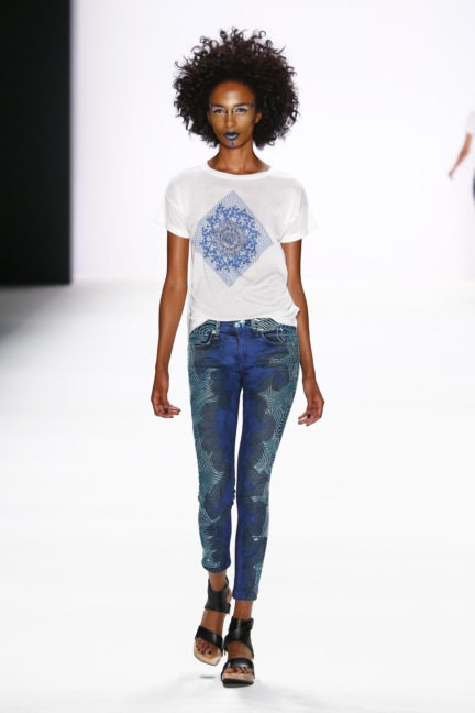 ss-2017_fashion-week-berlin_de_0014_jeans-for-refugees-by-johny-dar_66770