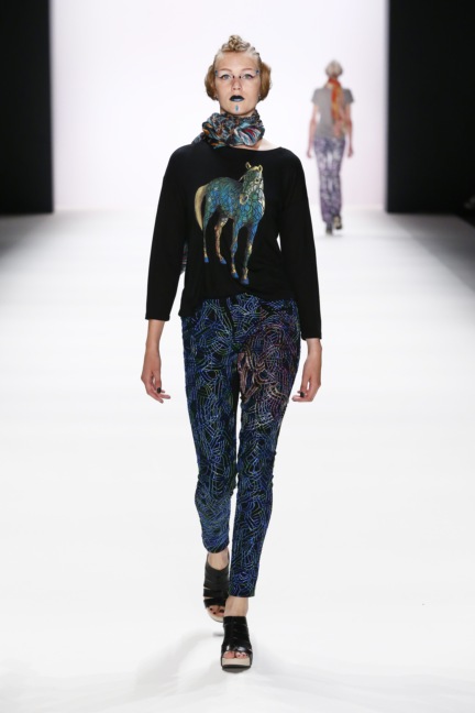 ss-2017_fashion-week-berlin_de_0016_jeans-for-refugees-by-johny-dar_66768