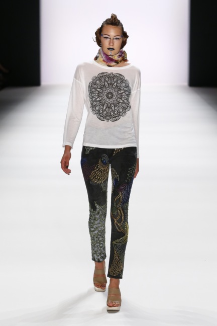 ss-2017_fashion-week-berlin_de_0022_jeans-for-refugees-by-johny-dar_66762