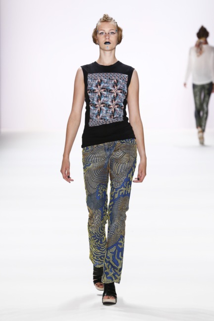 ss-2017_fashion-week-berlin_de_0023_jeans-for-refugees-by-johny-dar_66761