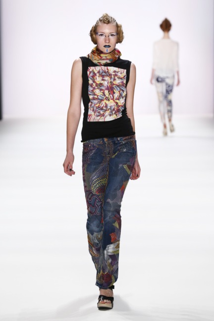 ss-2017_fashion-week-berlin_de_0027_jeans-for-refugees-by-johny-dar_66757
