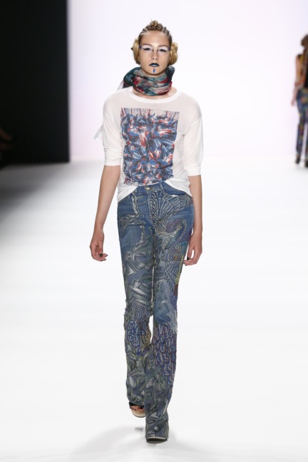 ss-2017_fashion-week-berlin_de_0028_jeans-for-refugees-by-johny-dar_66756