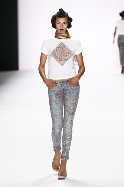 ss-2017_fashion-week-berlin_de_0030_jeans-for-refugees-by-johny-dar_66754