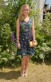 suki-waterhouse-wearing-burberry-at-the-burberry-menswear-spring-summer-2016-show