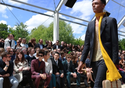 burberry-menswear-spring-summer-2016-sho_007